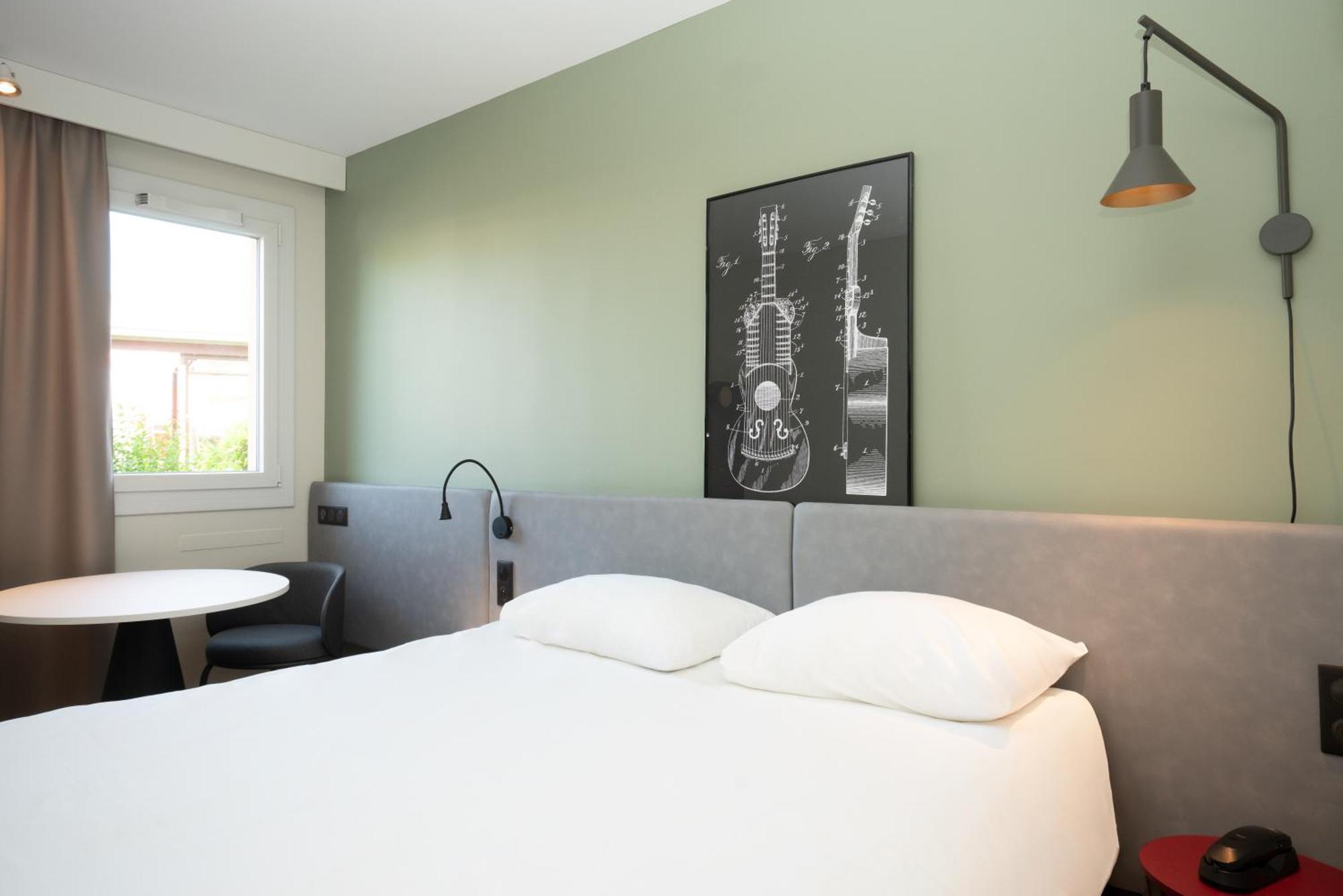 ホテル Ibis Reims タンクー エクステリア 写真
