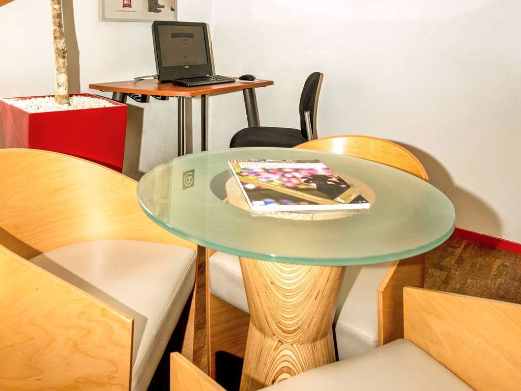 ホテル Ibis Reims タンクー レストラン 写真