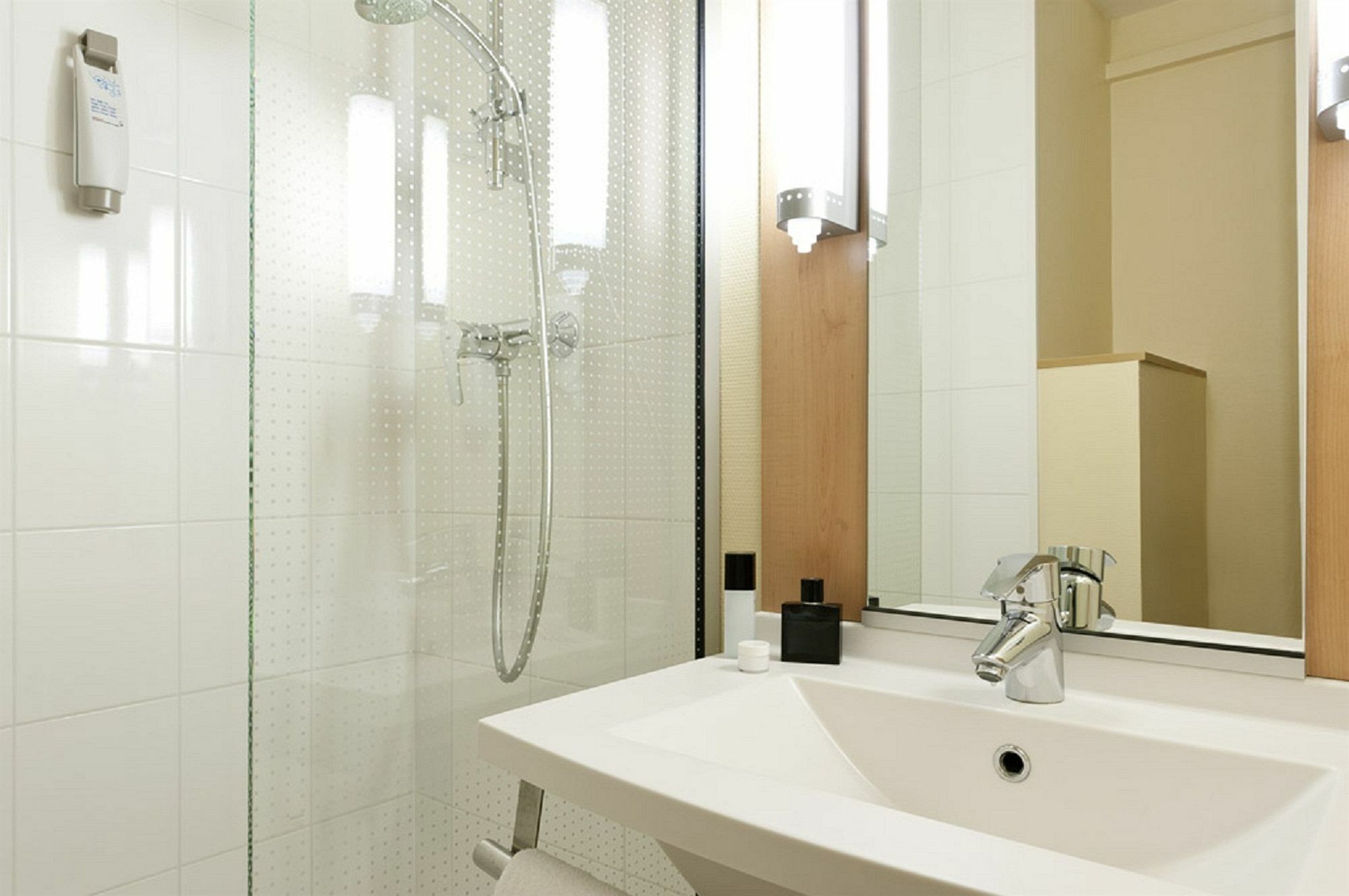 ホテル Ibis Reims タンクー エクステリア 写真