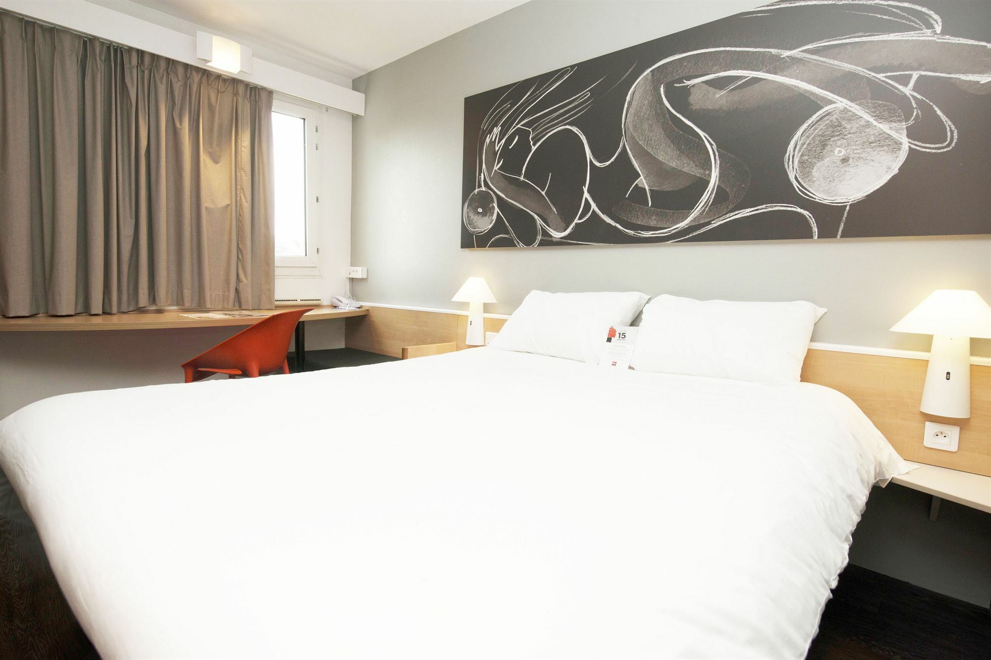 ホテル Ibis Reims タンクー エクステリア 写真