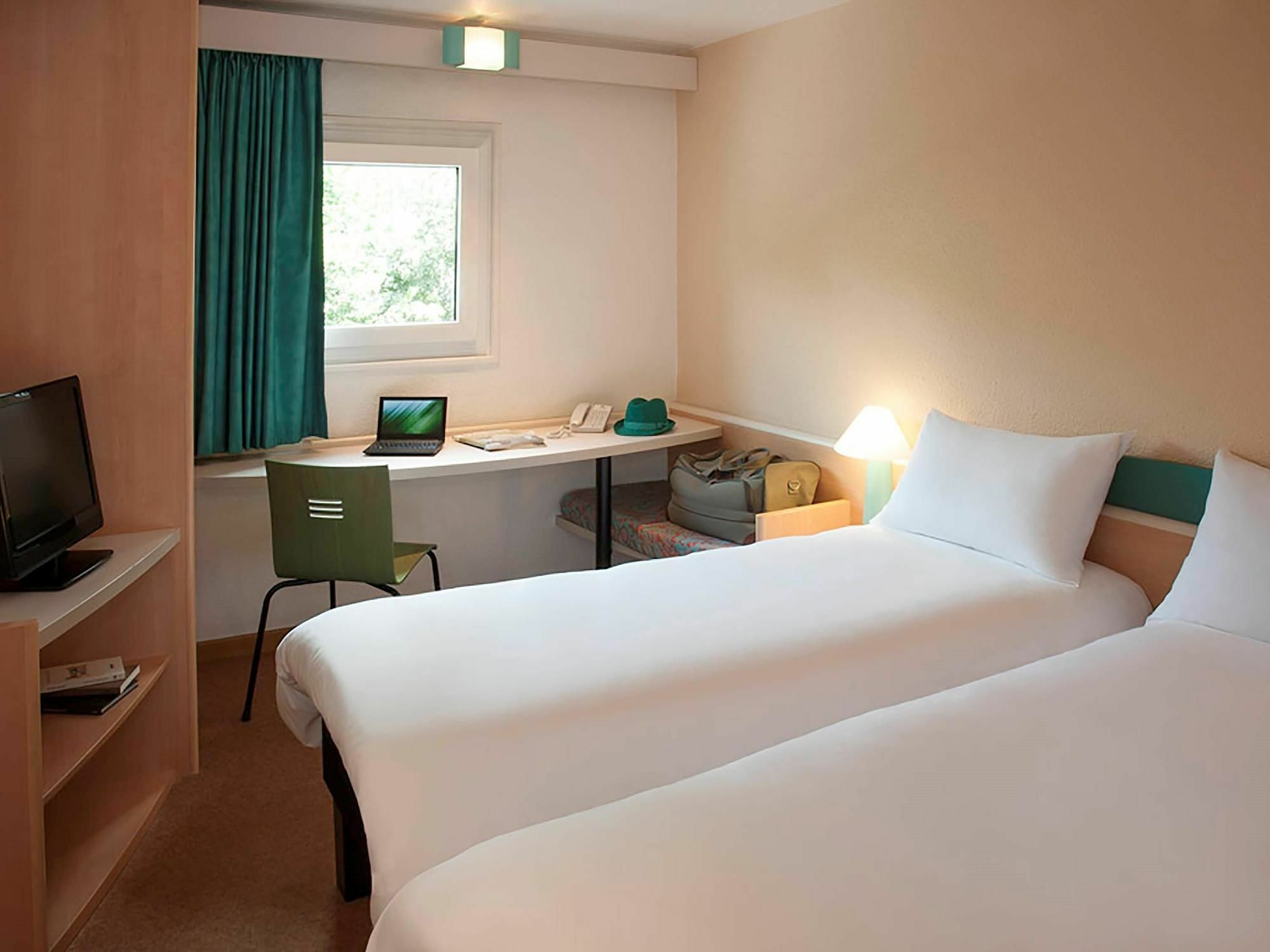 ホテル Ibis Reims タンクー エクステリア 写真