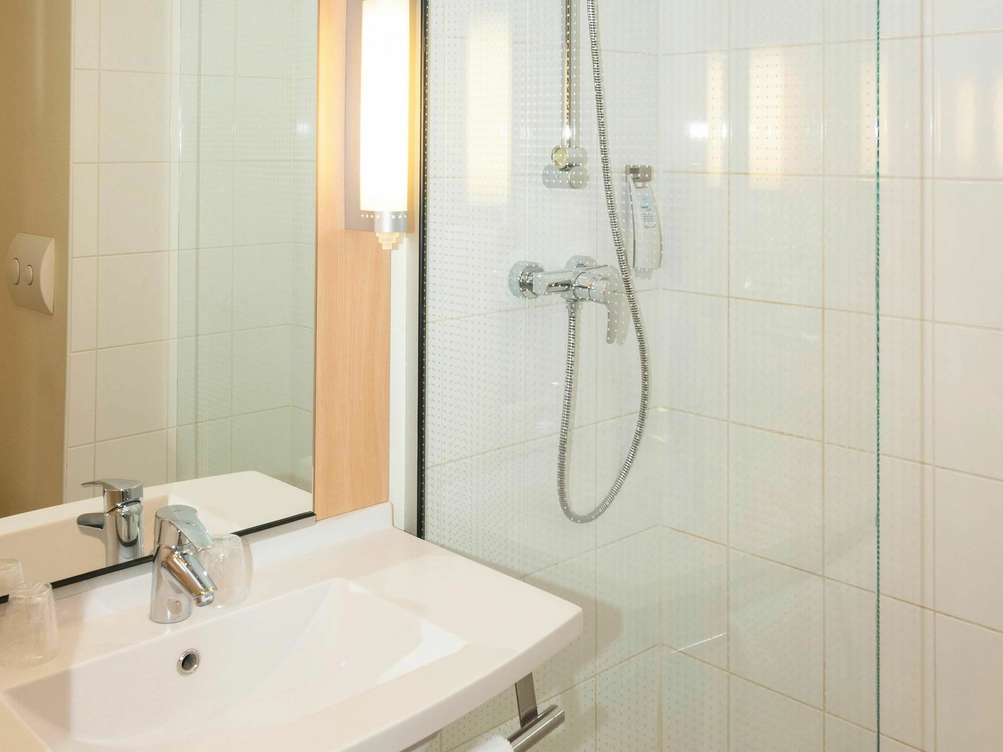 ホテル Ibis Reims タンクー エクステリア 写真