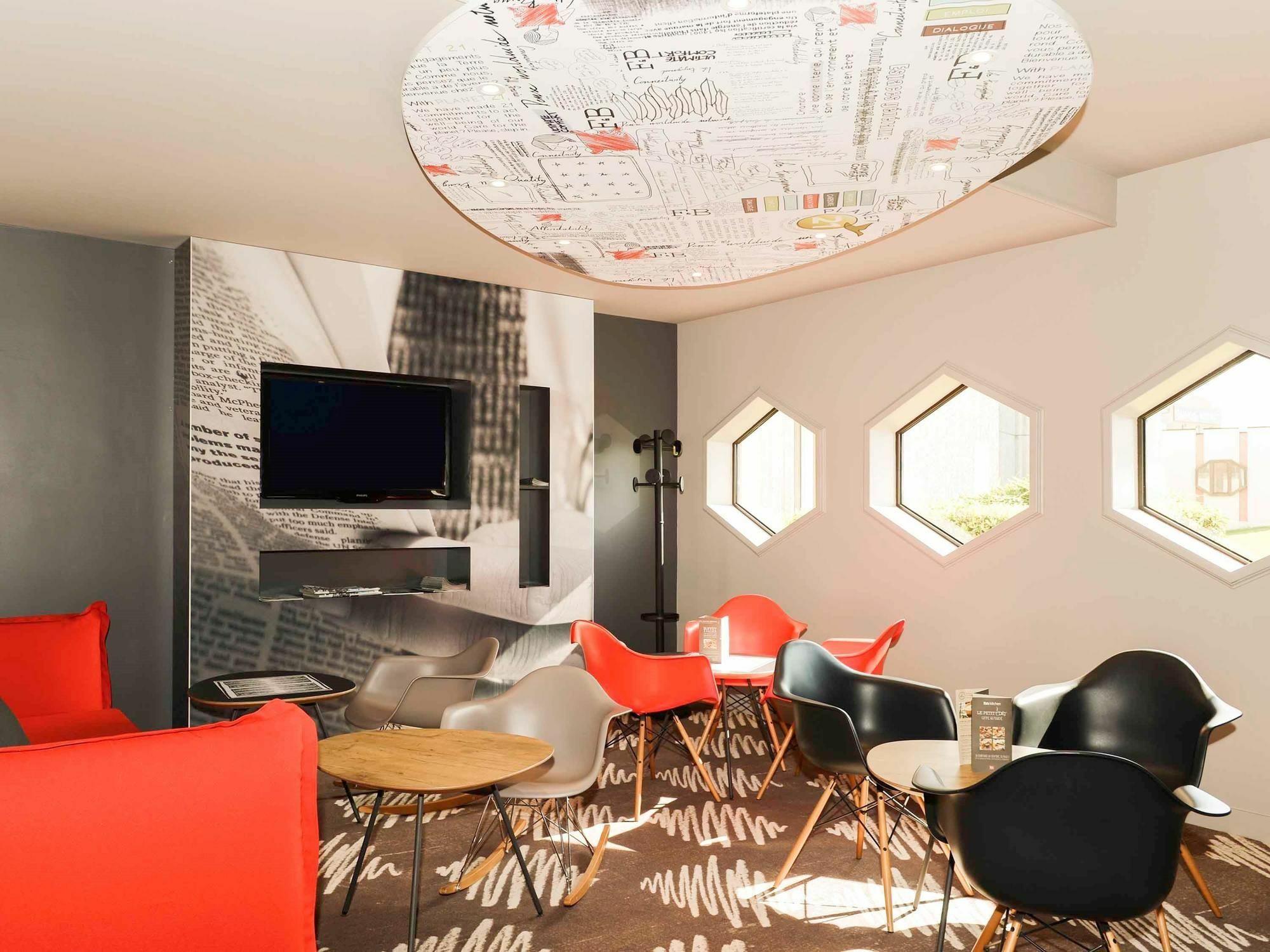 ホテル Ibis Reims タンクー エクステリア 写真
